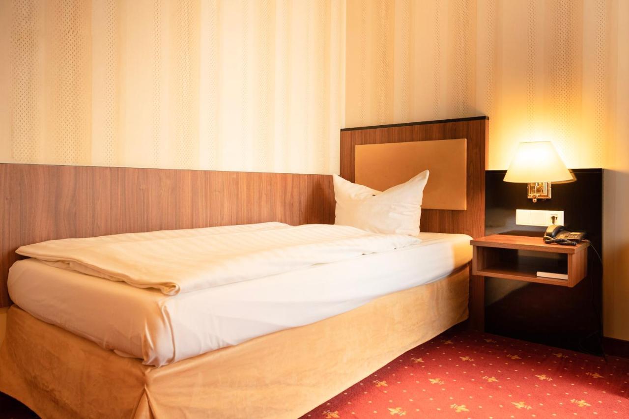Alte Landratsvilla Hotel Bender Westerburg  Εξωτερικό φωτογραφία