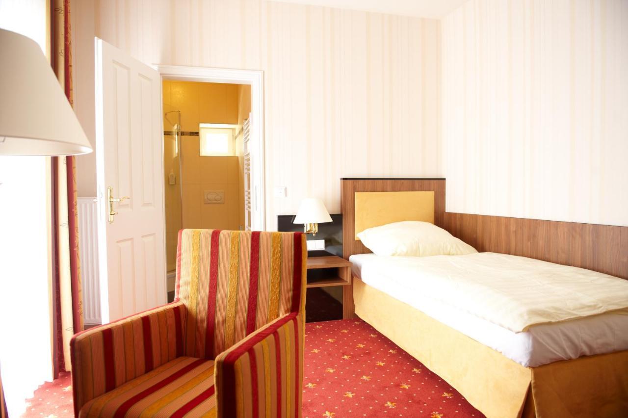 Alte Landratsvilla Hotel Bender Westerburg  Εξωτερικό φωτογραφία